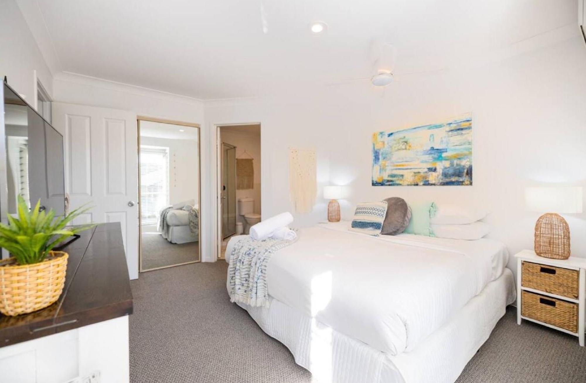 Byron Lakeside Holiday Apartments Байрън Бей Екстериор снимка