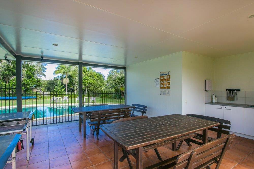 Byron Lakeside Holiday Apartments Байрън Бей Екстериор снимка