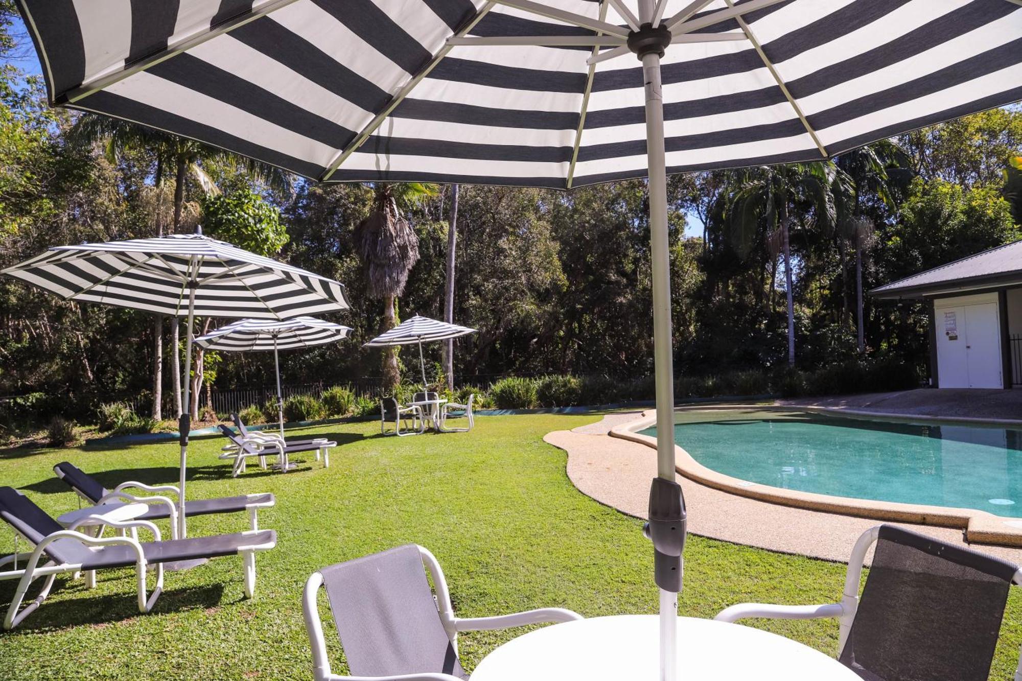 Byron Lakeside Holiday Apartments Байрън Бей Екстериор снимка